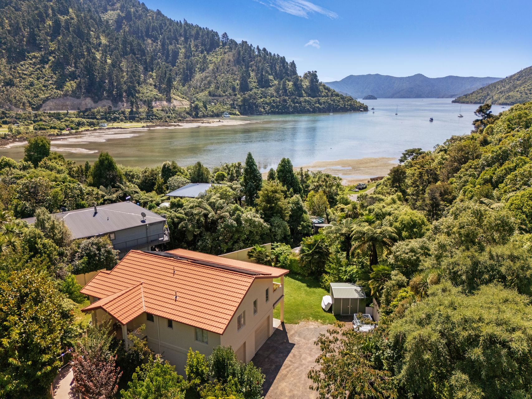 Rear Opportunity in Whatamango Bay