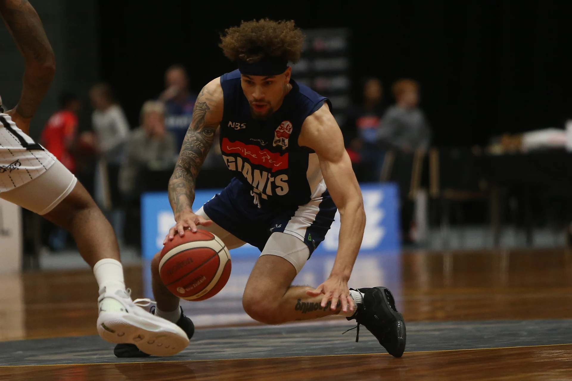 Giants win thriller over Hawks