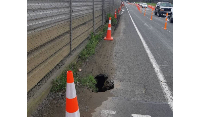 Mystery hole causes traffic chaos