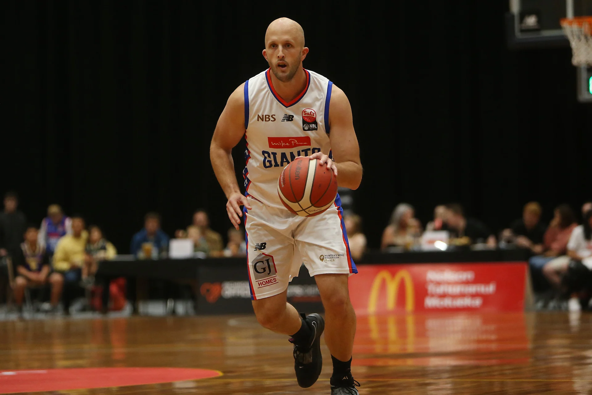 Dempster leads Giants to big win