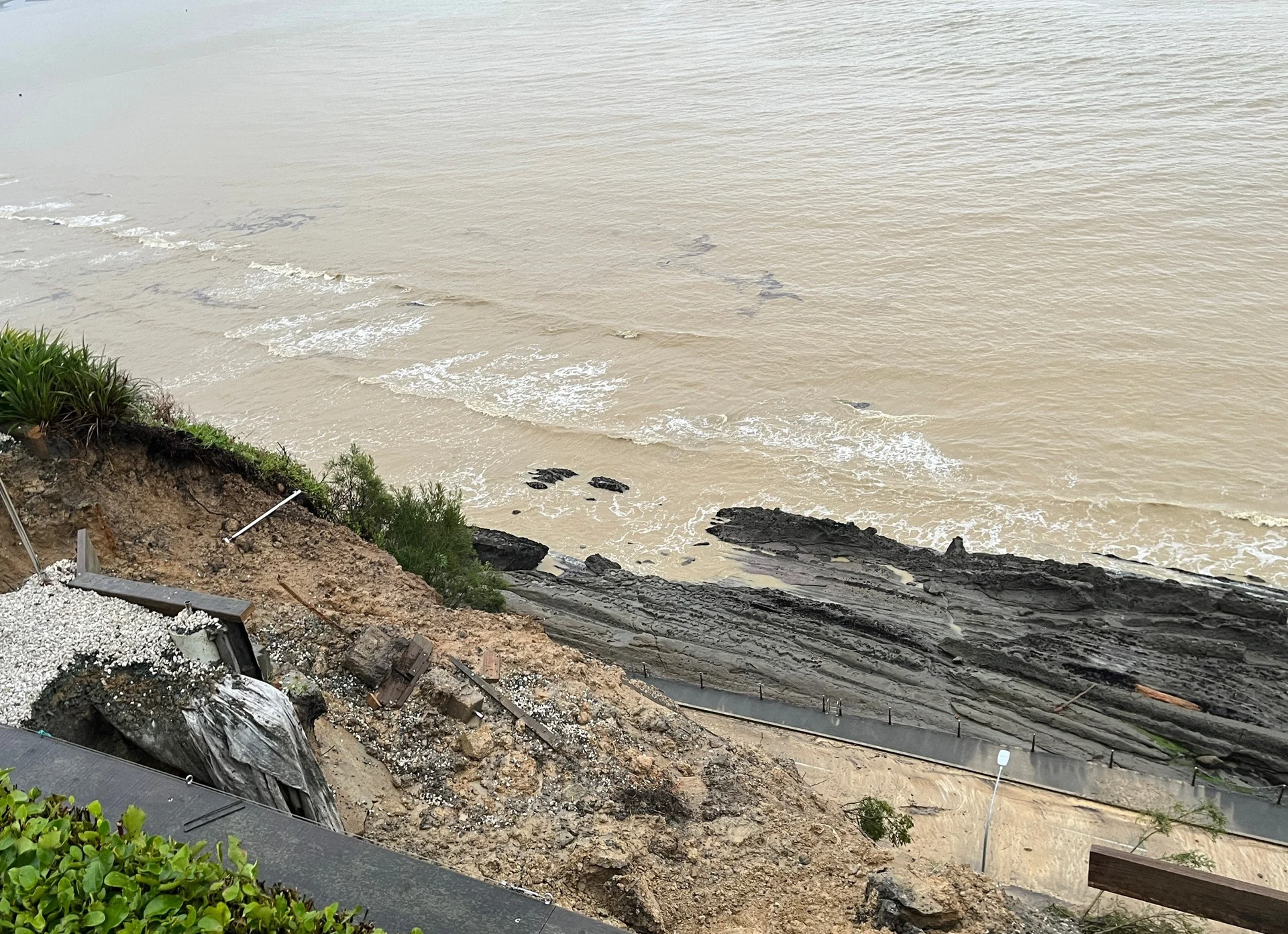 Rocks Rd to open, Whangamoas to remain closed this week