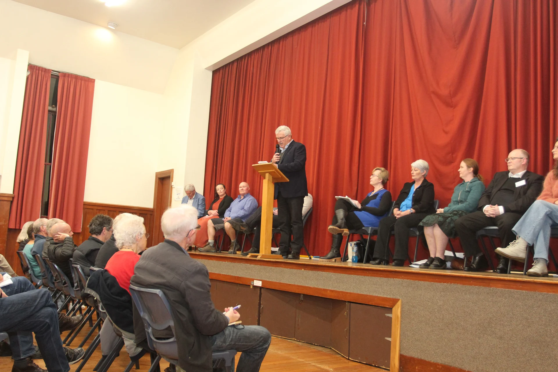 Richmond Ward candidates answer tough questions