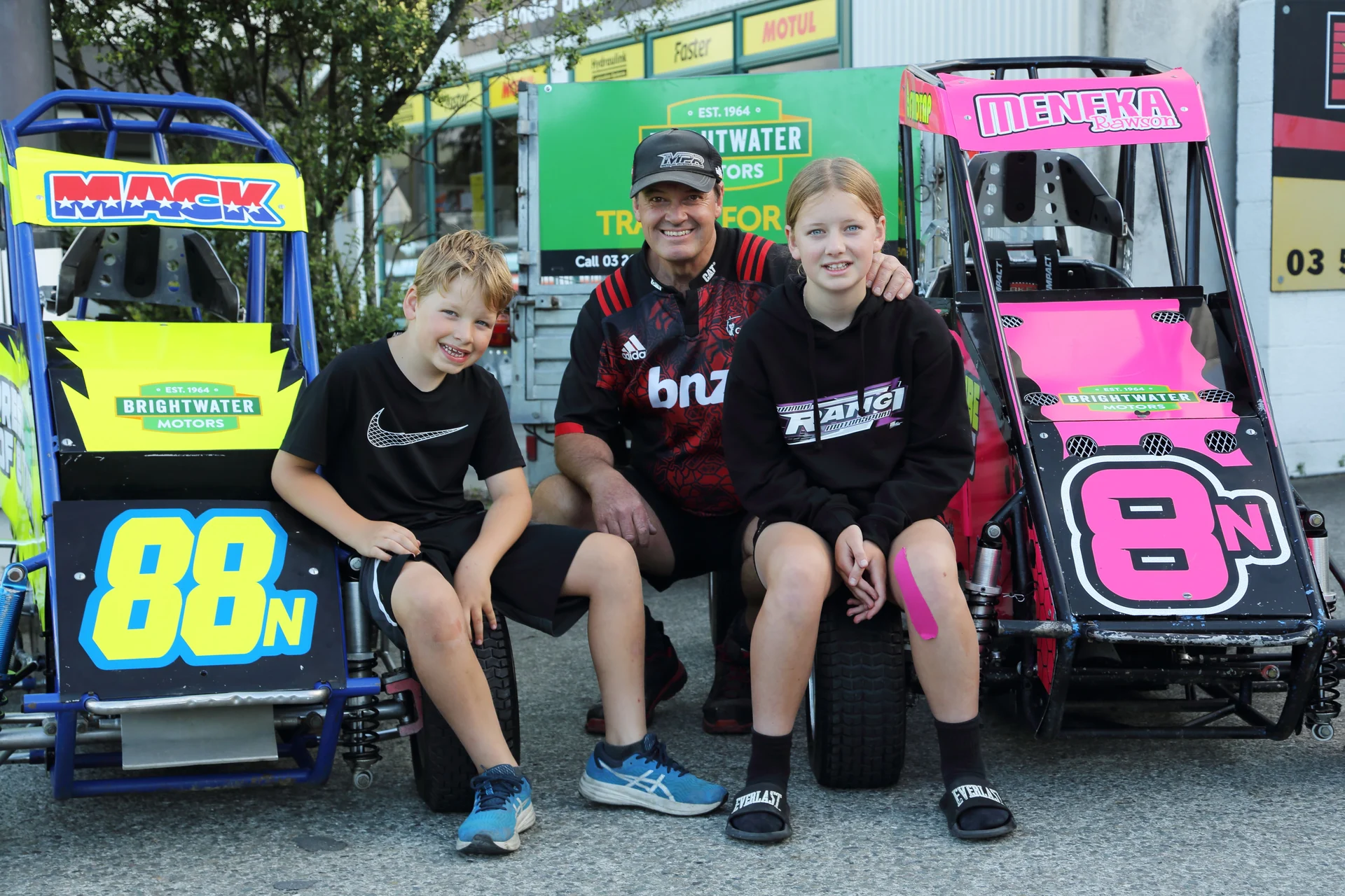 Midget mechanics for Meneka and Mack