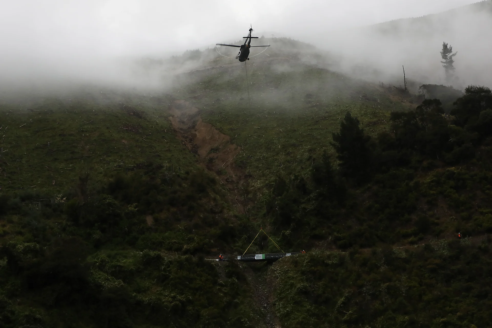 Black Hawk installs 2.8 tonne bridge