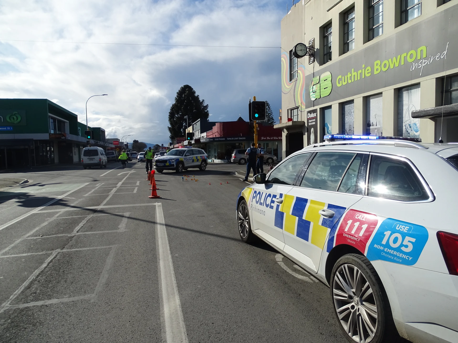 One seriously injured in High St, Motueka crash