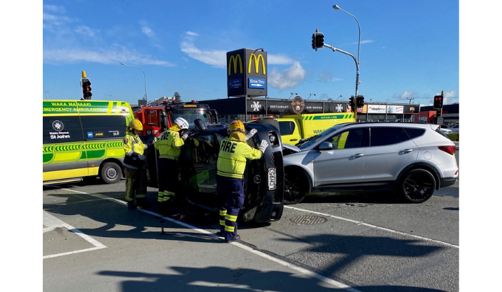 Three injured in Richmond crash