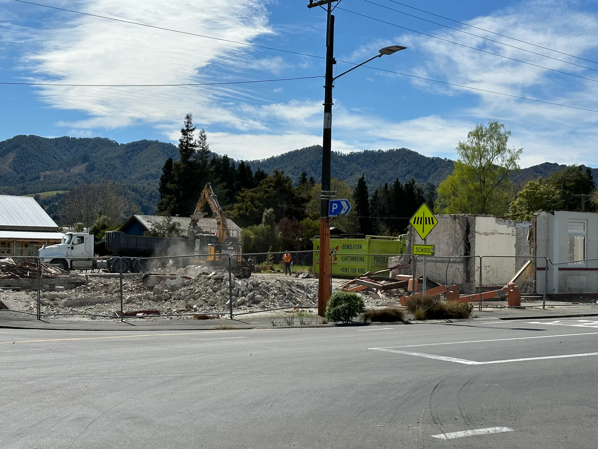 Historic Murchison pub demolished