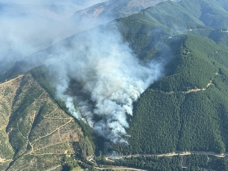 Lee Valley fire uncontrolled and uncontained