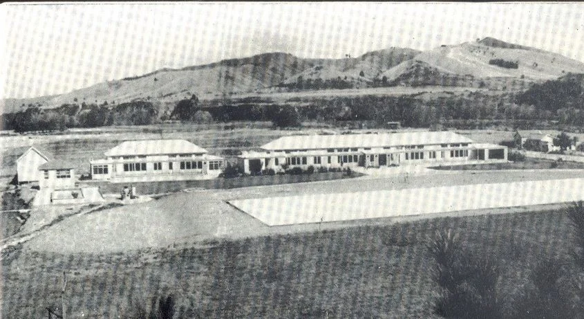History: The consolidation of country schools