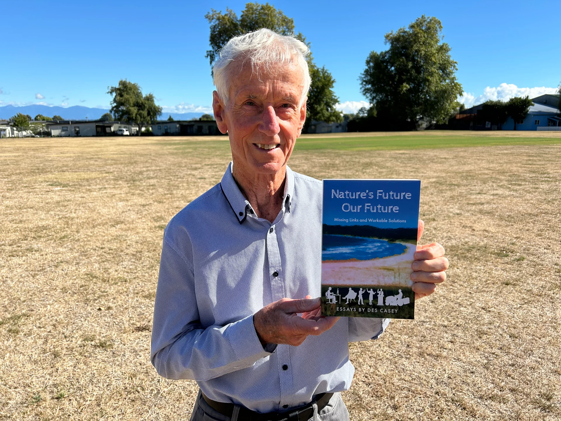 Climate concern sparks Des to pen new book