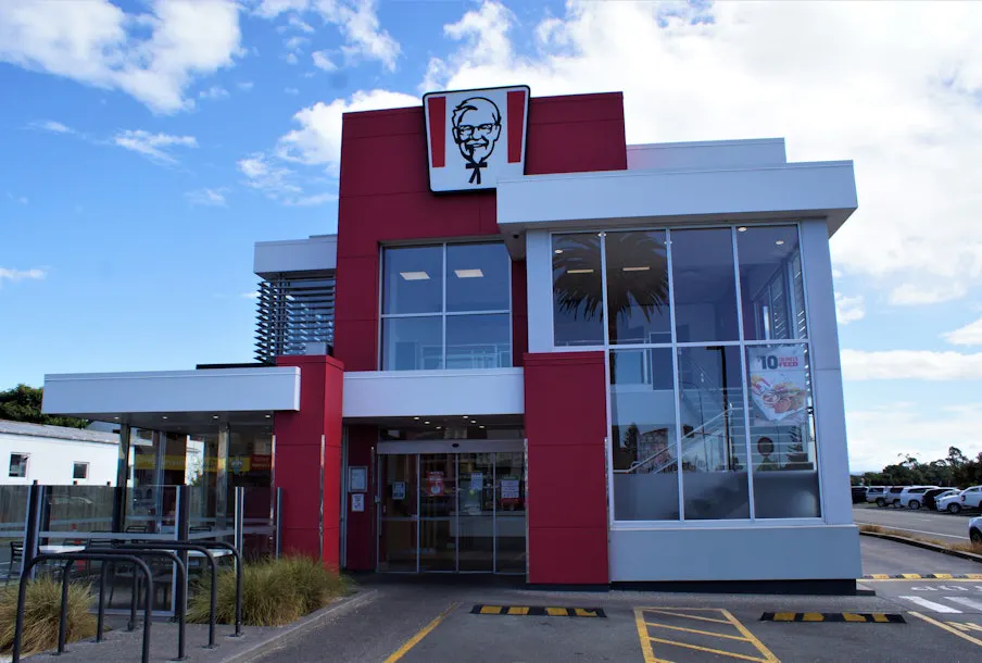 Man arrested after brandishing knife at KFC customers