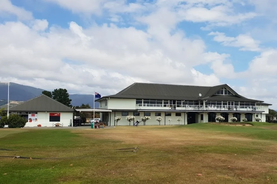 Golf club faces ‘existential’ threat from runway extension