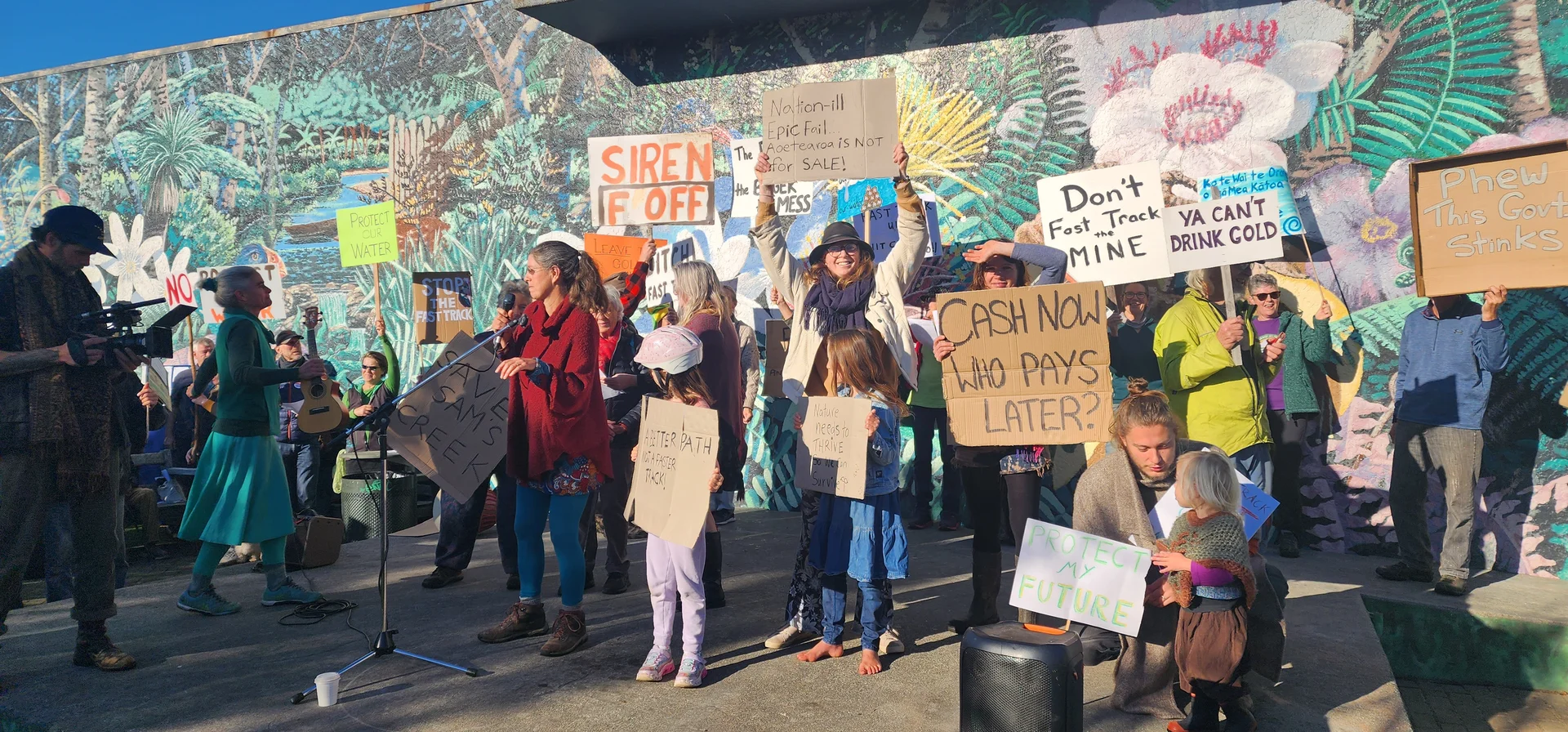 Tākaka turns out to March for Nature