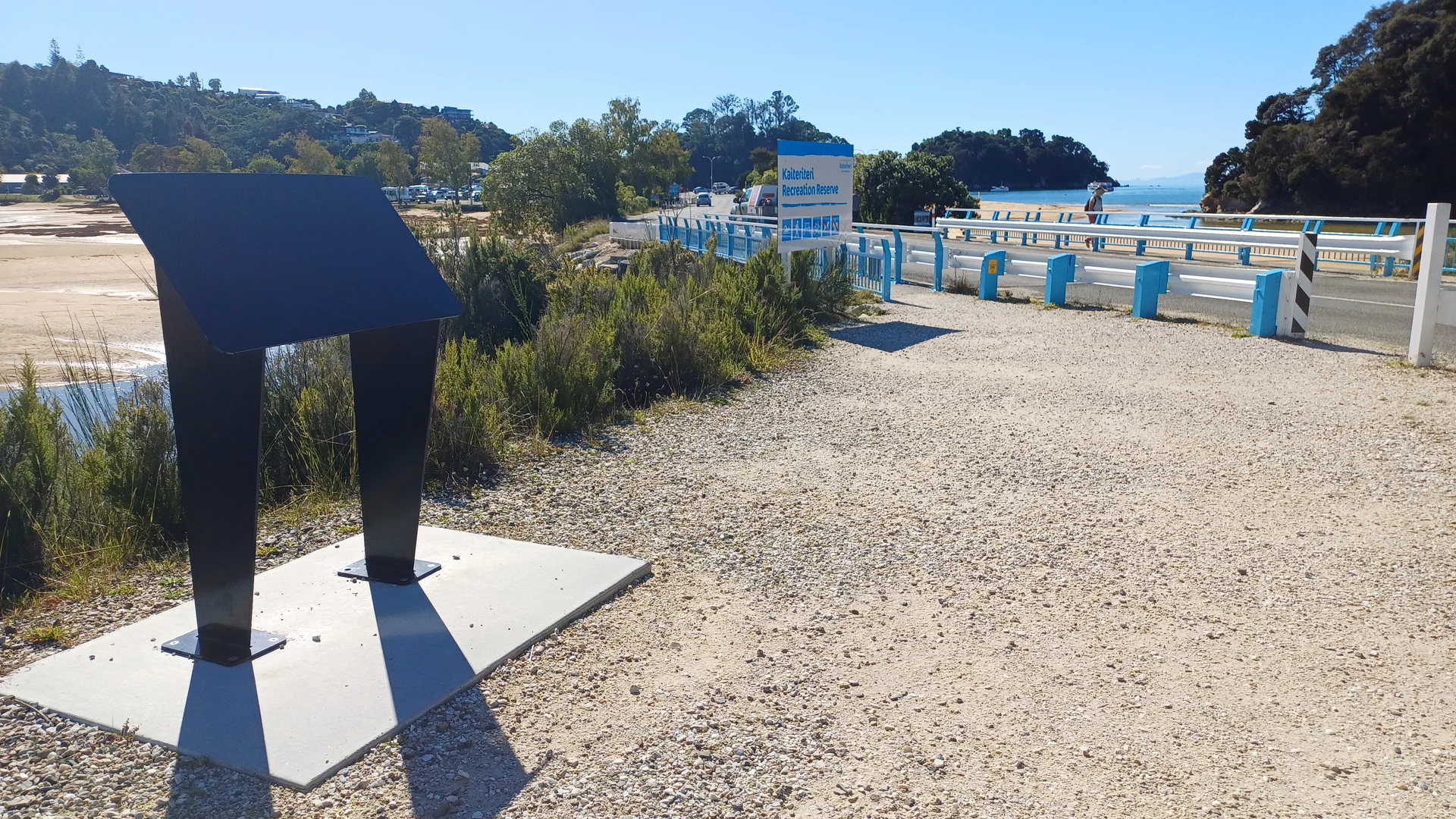 What’s the story with… the blank signs in Kaiteriteri?