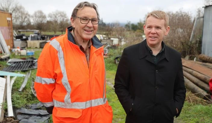 Weka Peckers welcome Chris Hipkins to Mot for damage survey
