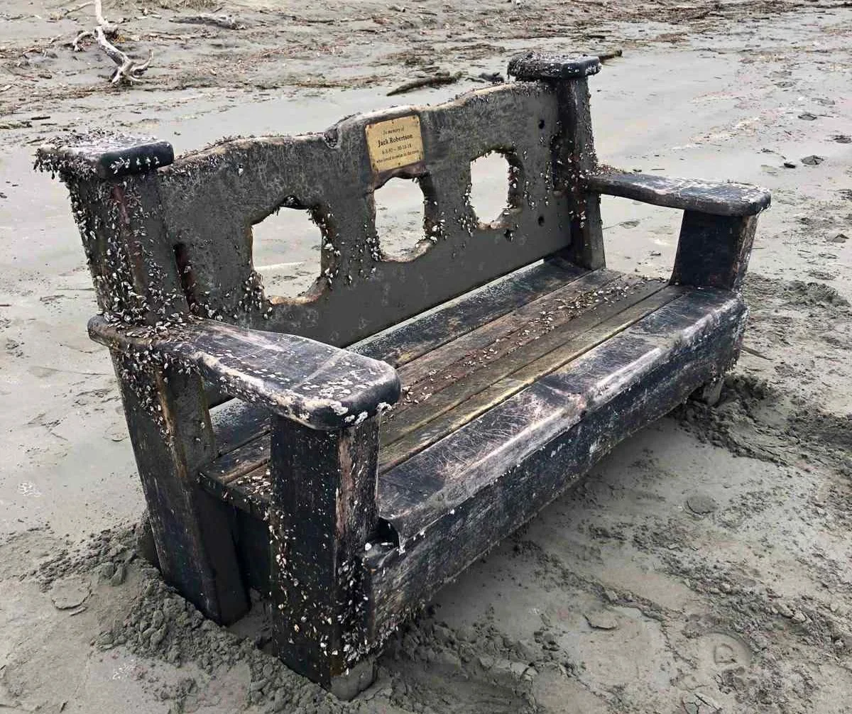 Missing memorial seat found across Cook Strait