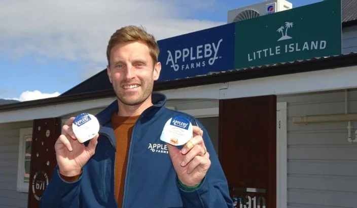 Thousand apply for dream ice cream job