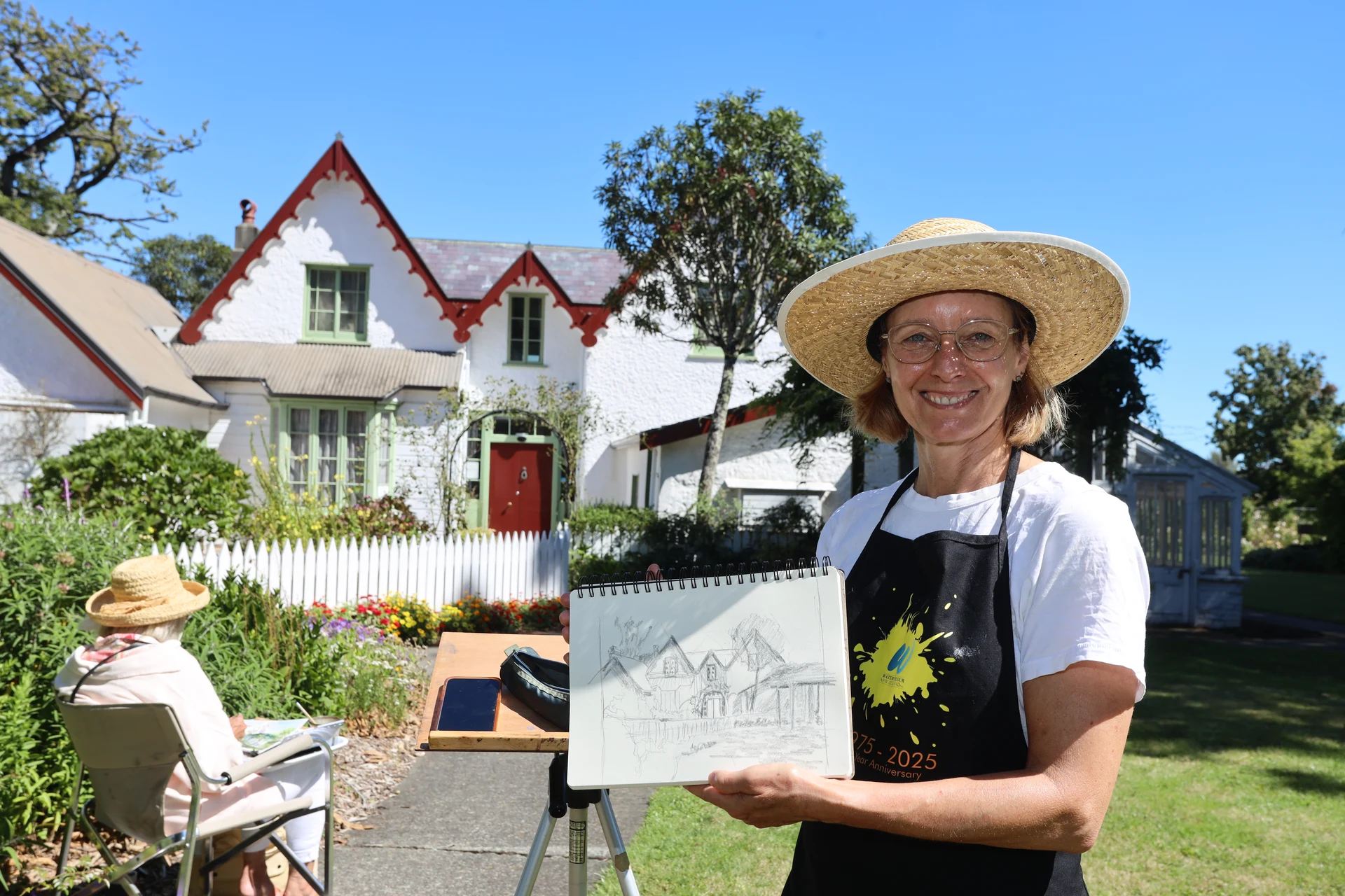Sharing art passion in the outdoors