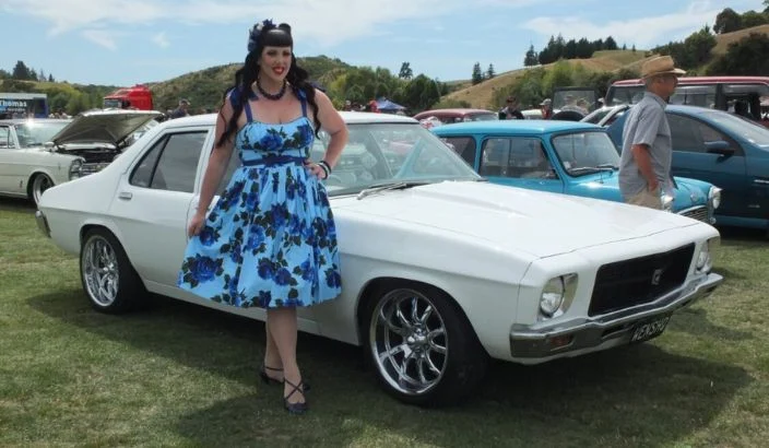 Crowds pack streets for Moutere Hop cruise