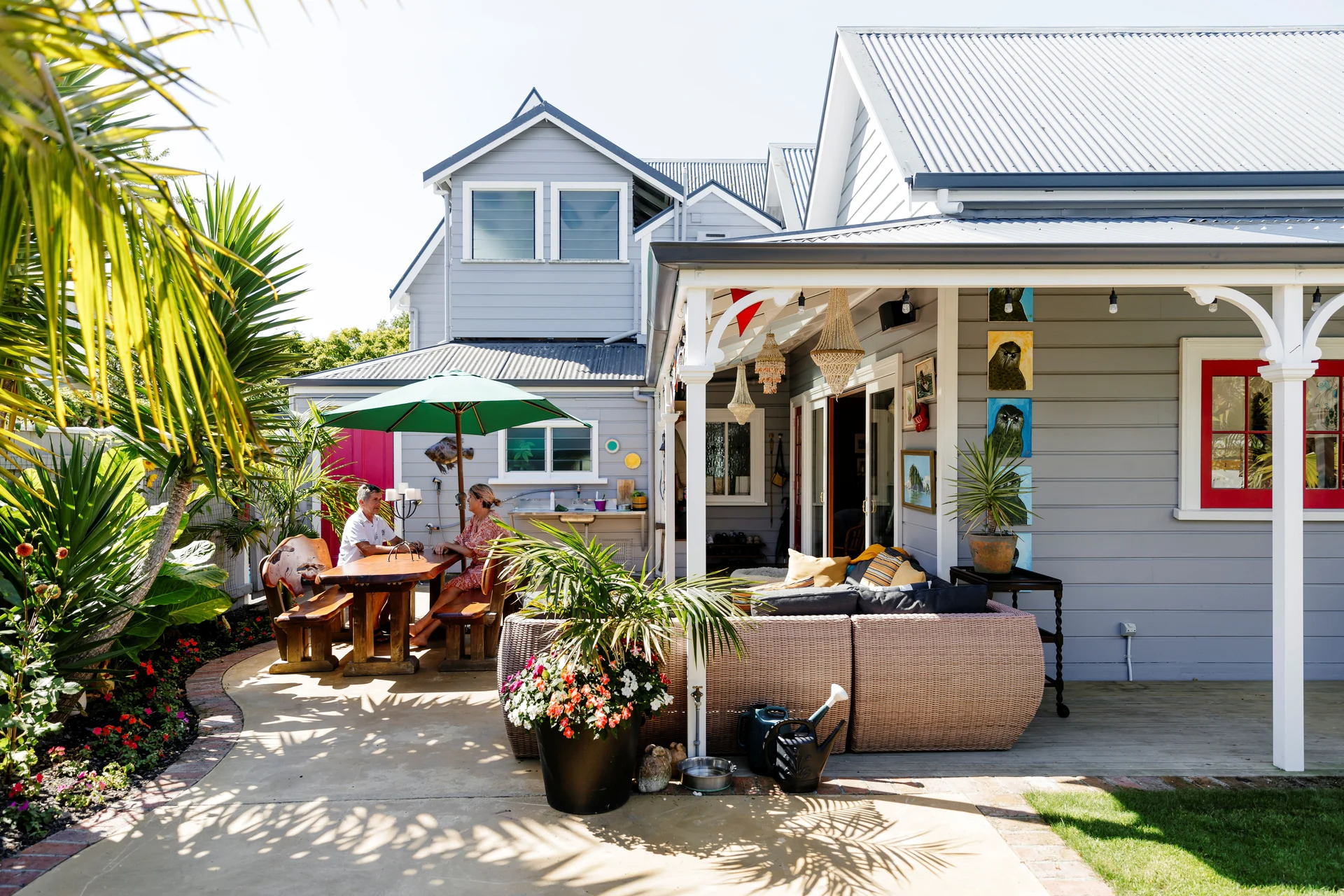 At Home with Tina and Arj
Vantslot