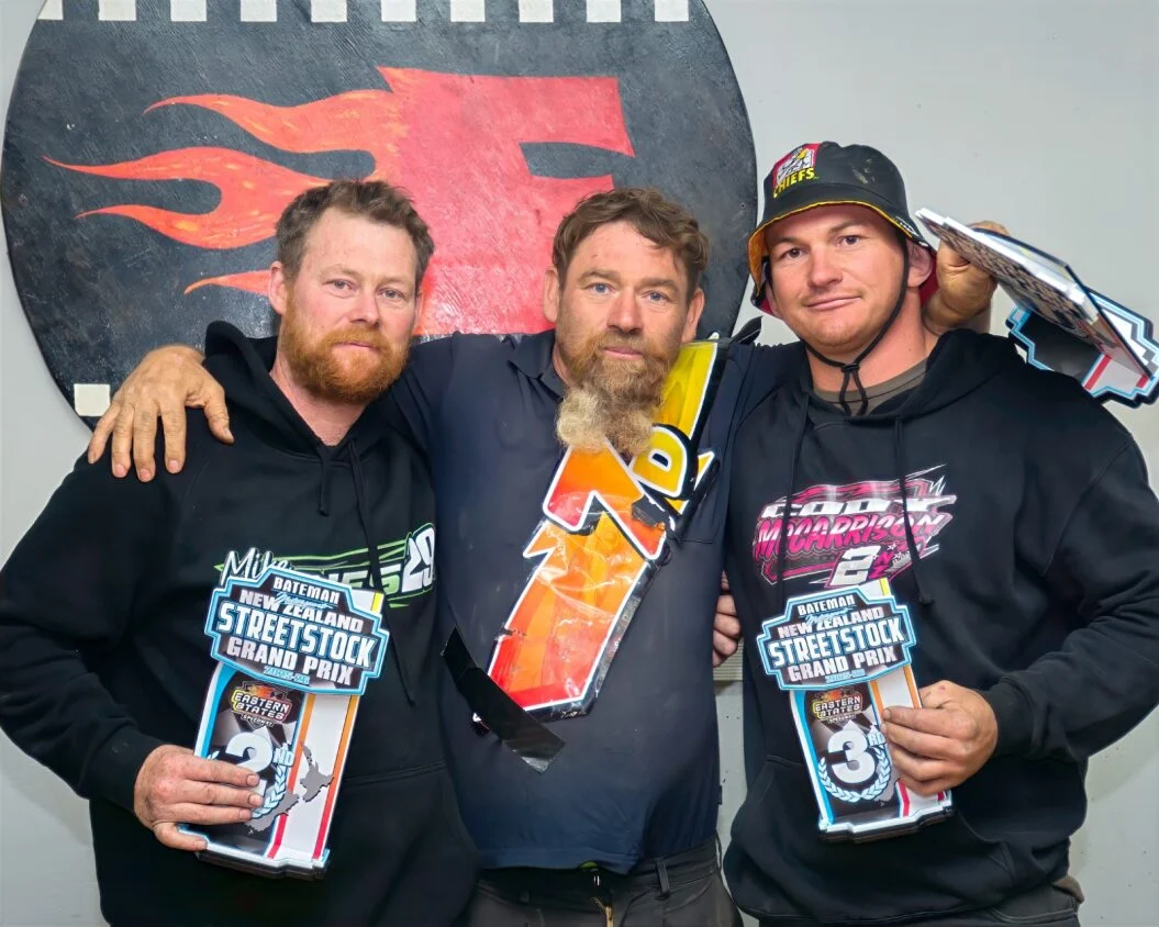 Huge Easter meeting ends speedway season in style