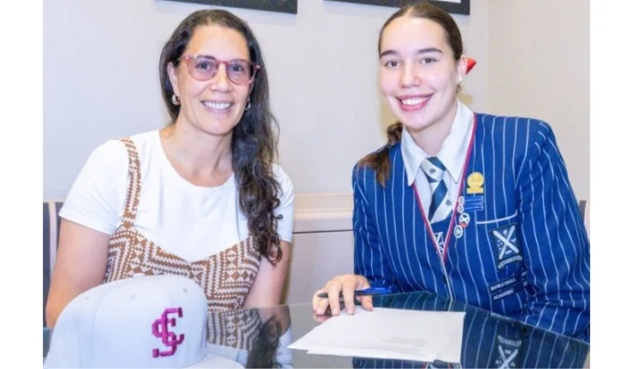 Ava Jones commits to Santa Clara University