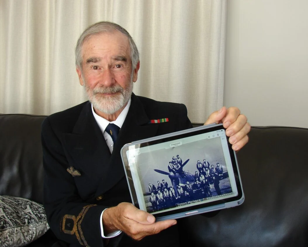 Pilot’s jacket carries WW2 survival story