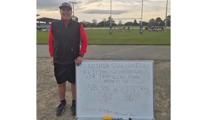 Nelson fan steps up with makeshift scoreboard