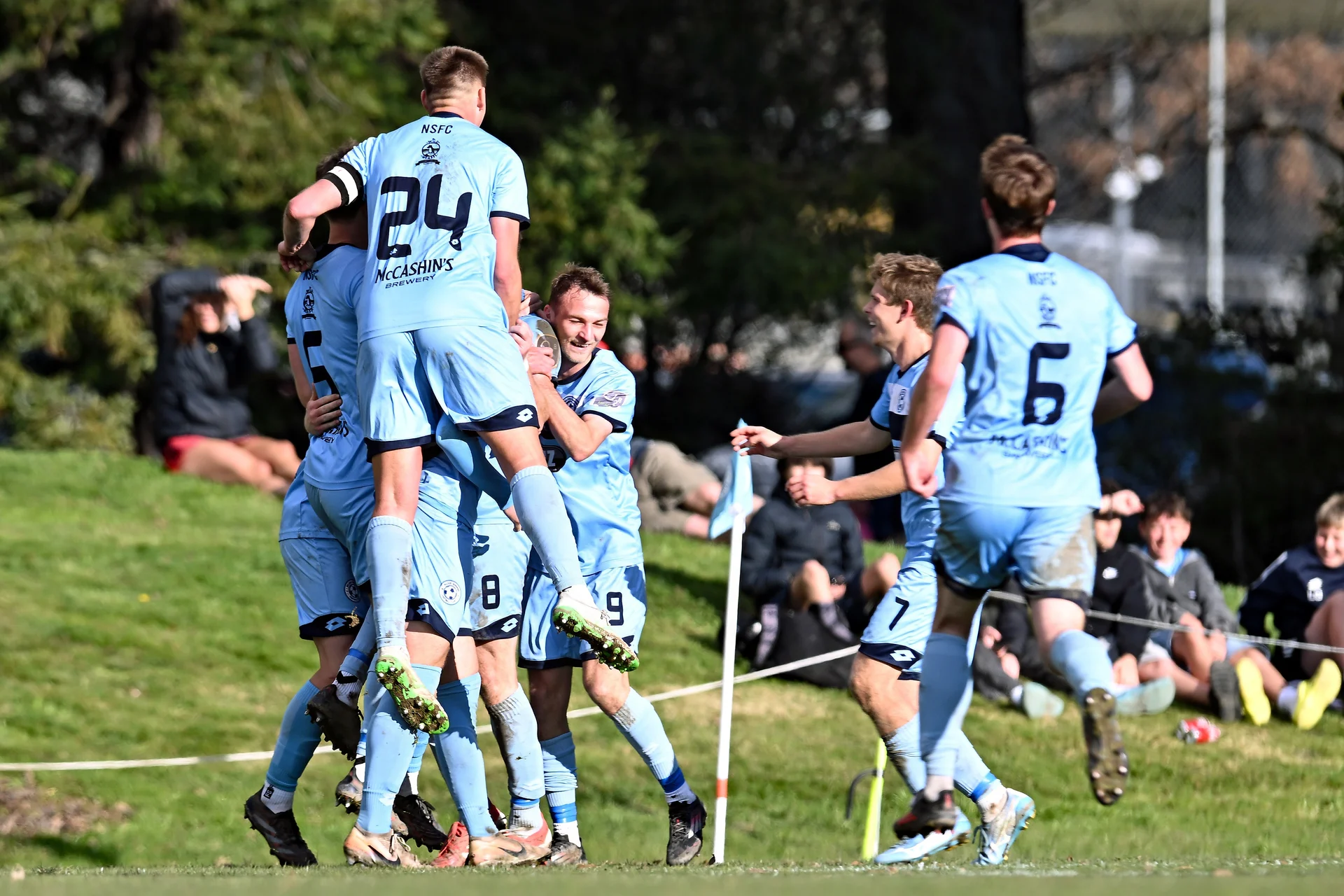 Suburbs storms into Chatham Cup semifinals again