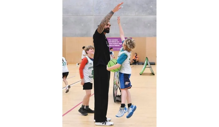 Steven Adams camp thrills Nelson kids
