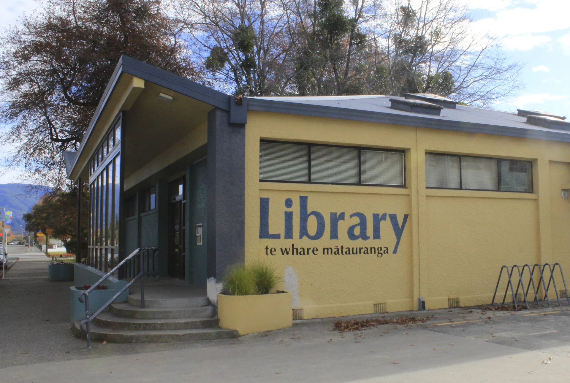 Motueka service centre move paused for review