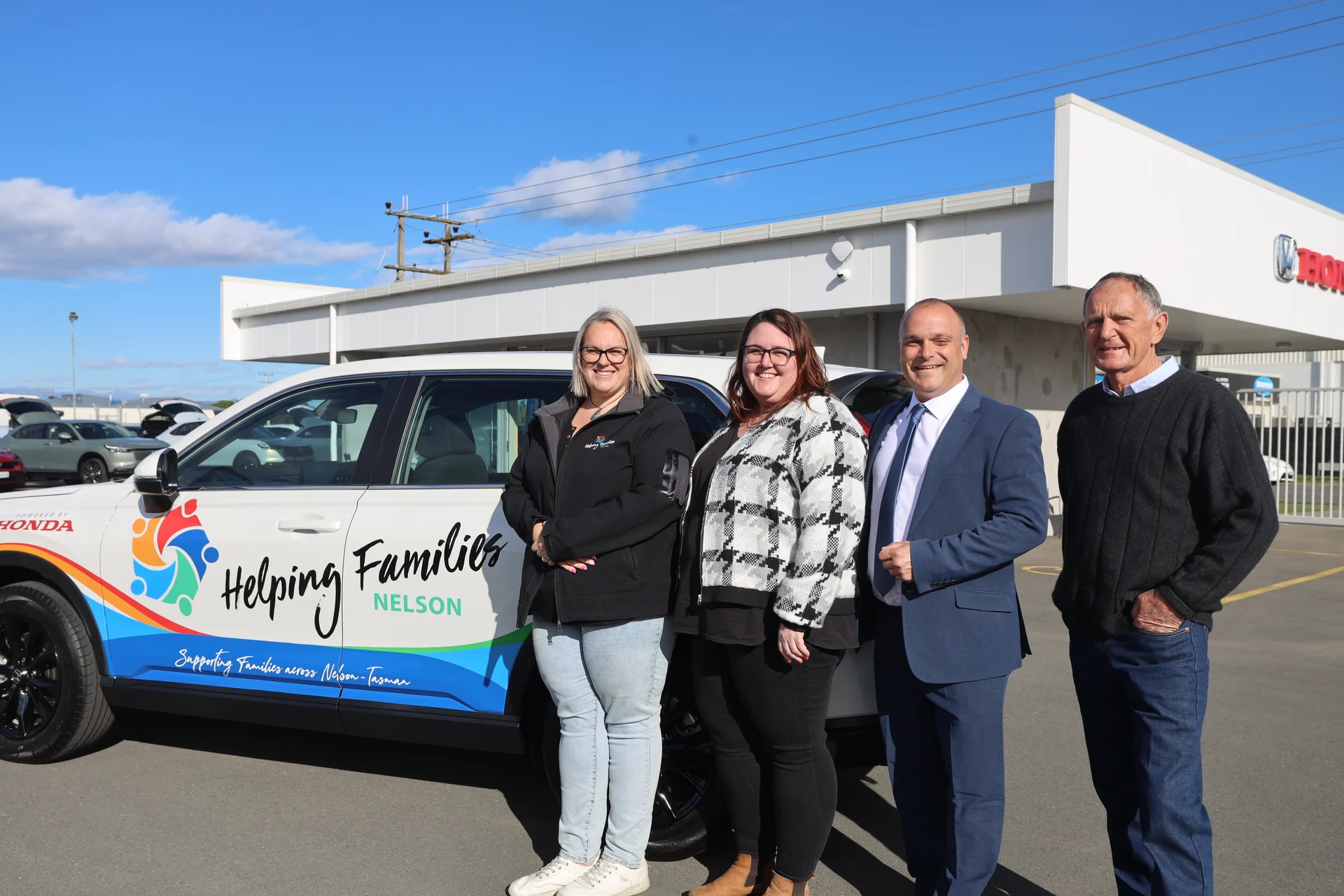 Honda donates vehicle to Helping Families