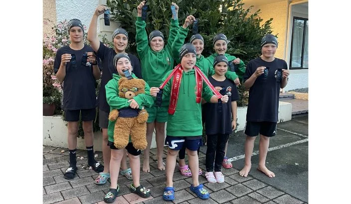 Junior swimmers shine down south