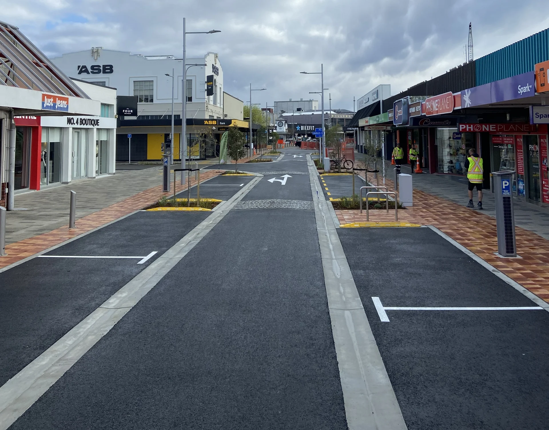 Market Street partly reopens to vehicles