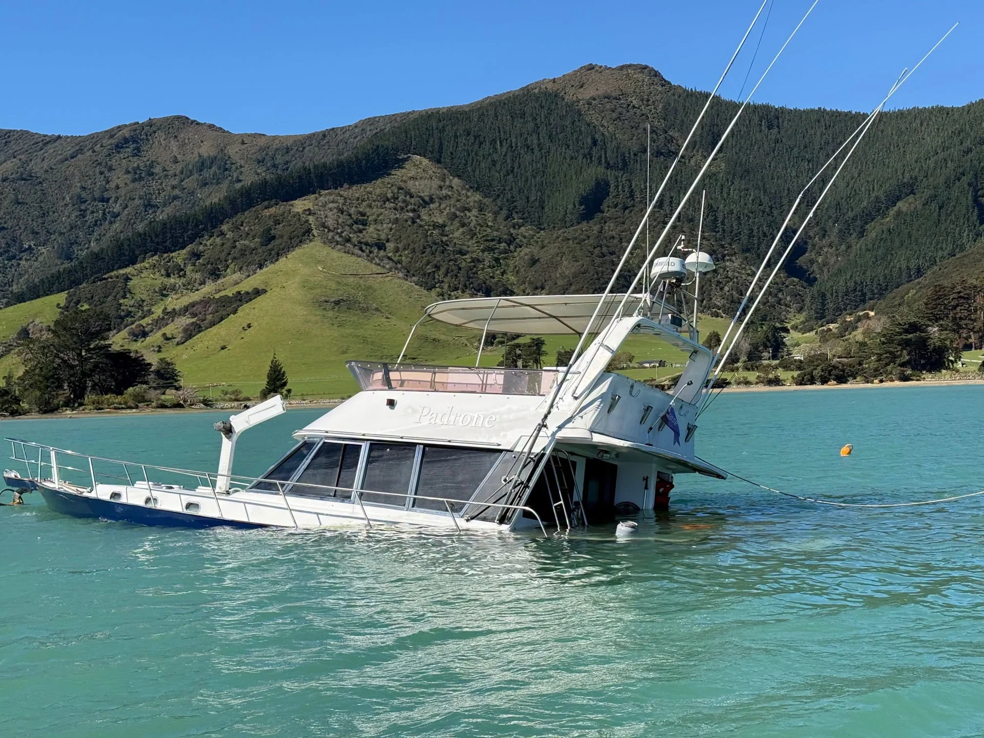 Boat carrying 2000 litres of diesel sinks in Kenepuru Sound