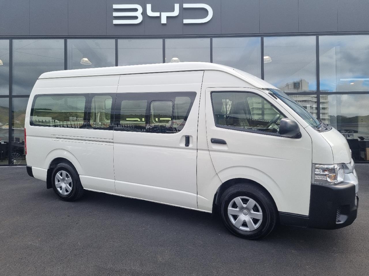 2017 Toyota Hiace - View 1