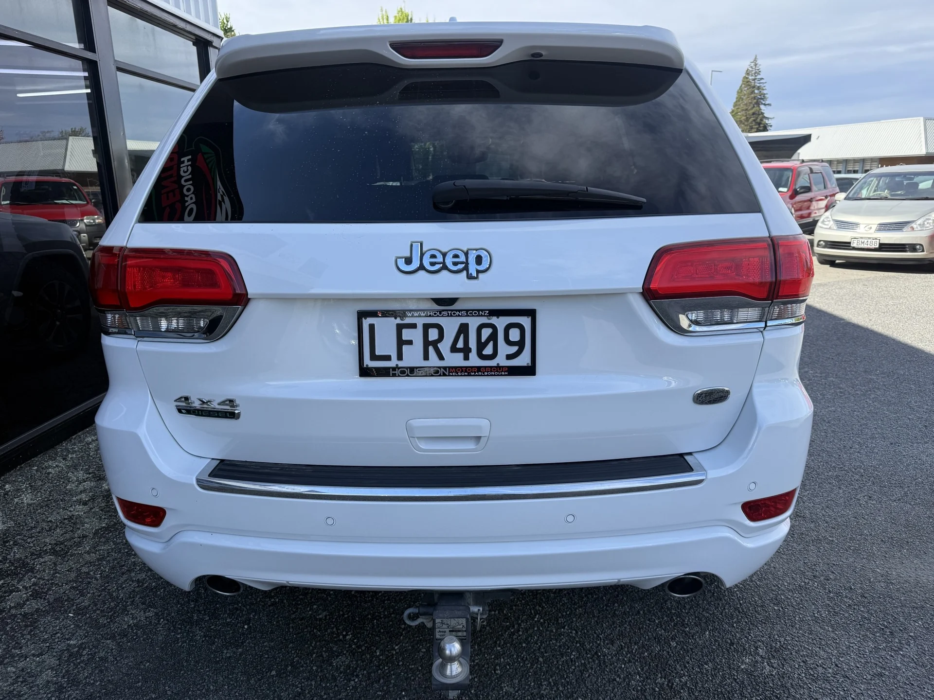 2018 Jeep Grand Cherokee - Thumbnail 3