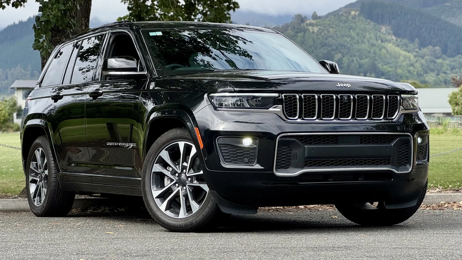 2026 Jeep Grand Cherokee - View 1