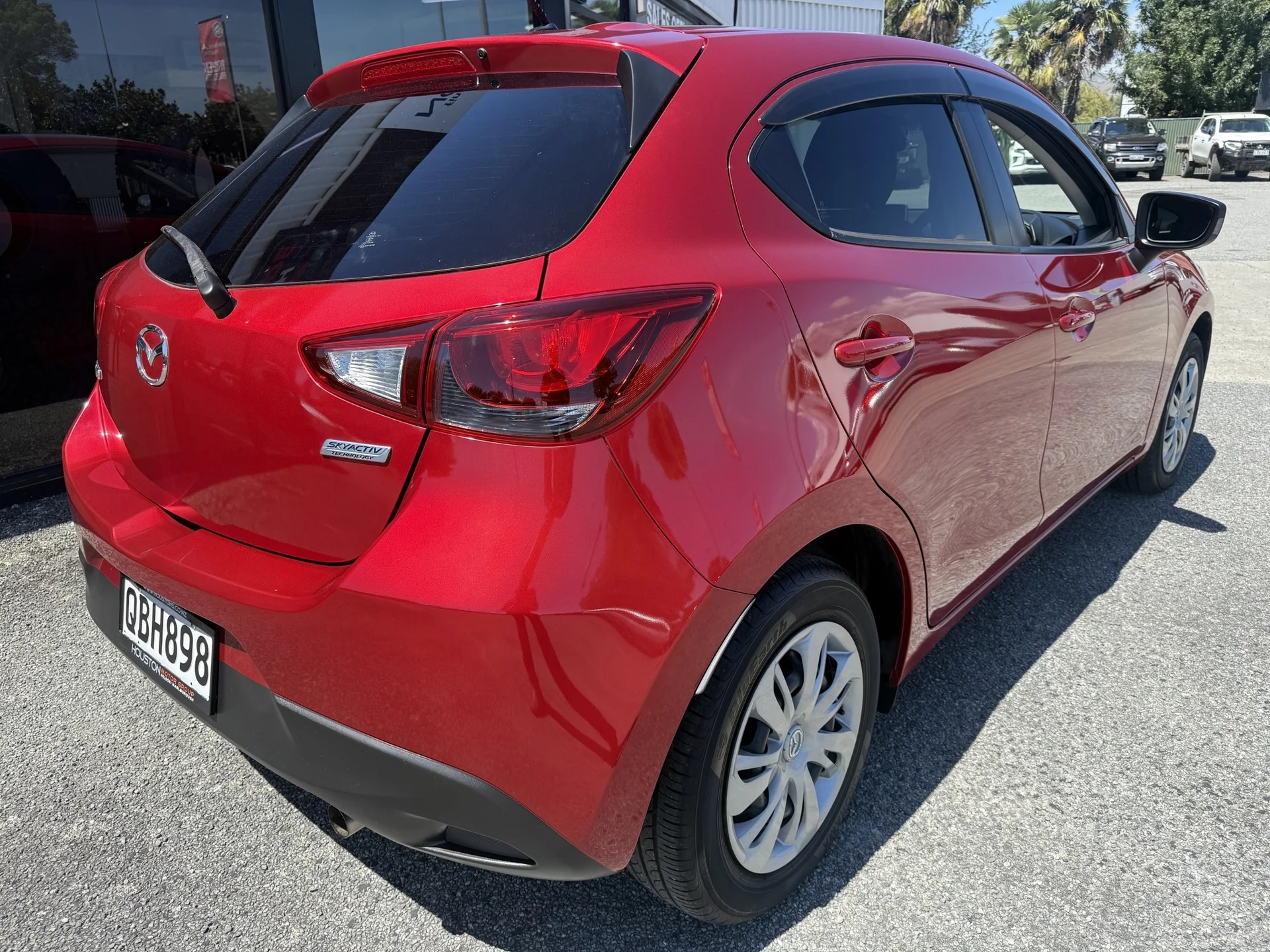 2015 Mazda Demio - Thumbnail 2