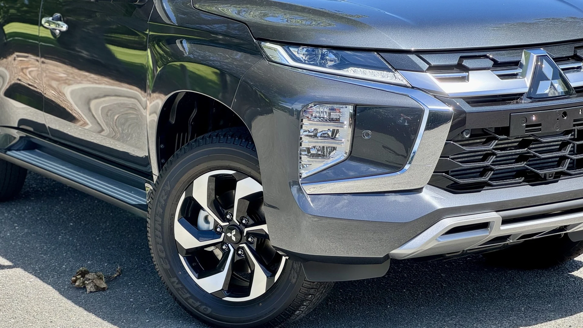 2026 Mitsubishi Pajero Sport - Thumbnail 2