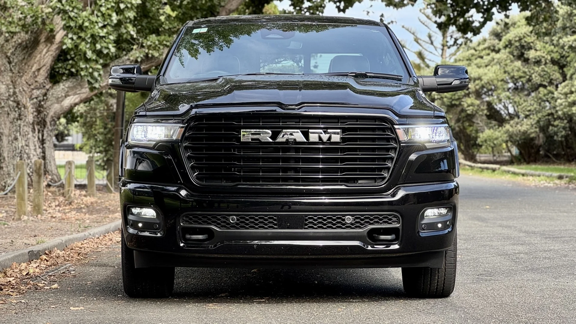 2026 RAM 1500 Laramie Sport Hurricane 4X4 - Thumbnail 3