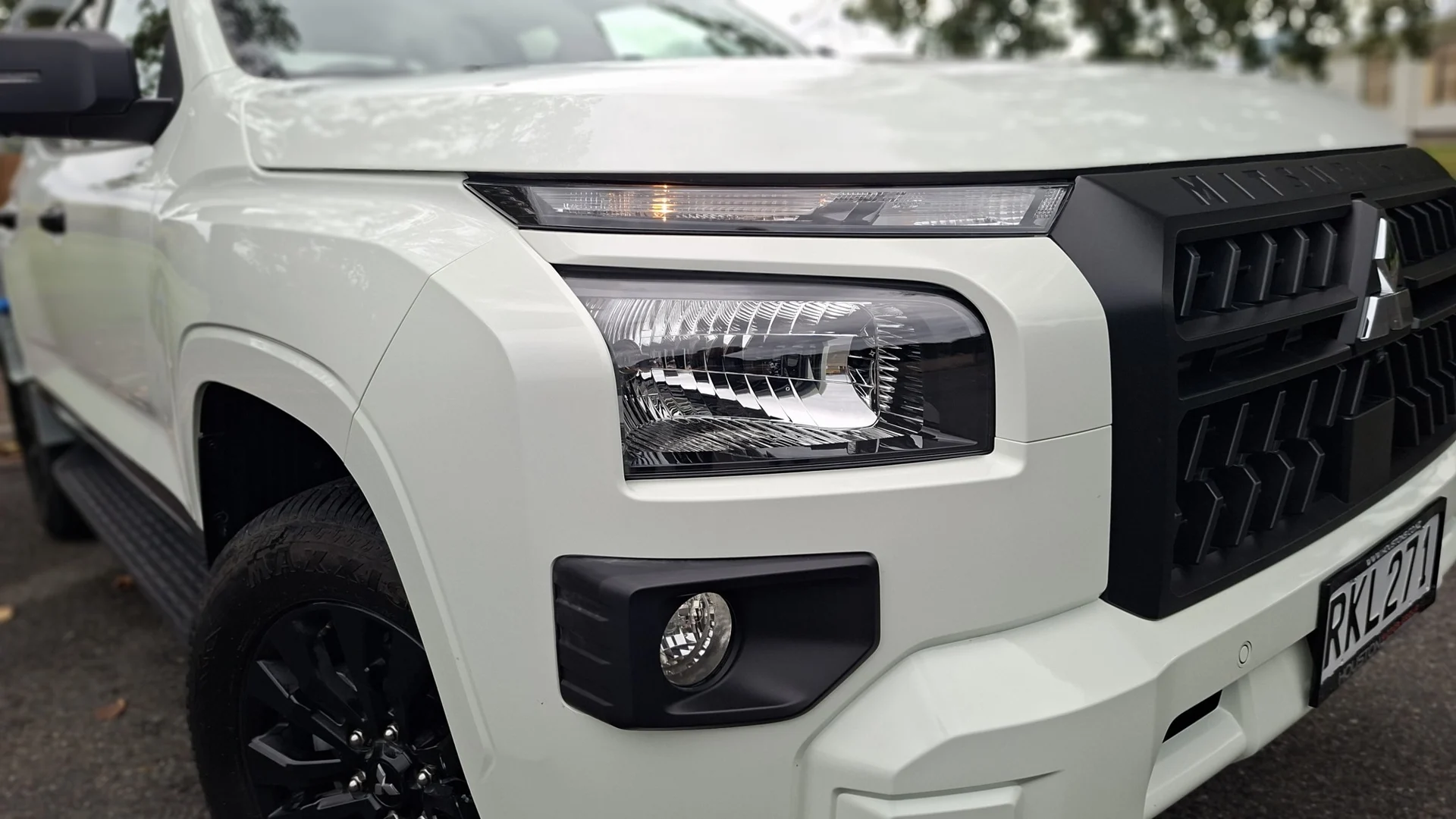 2025 Mitsubishi Triton - Thumbnail 2