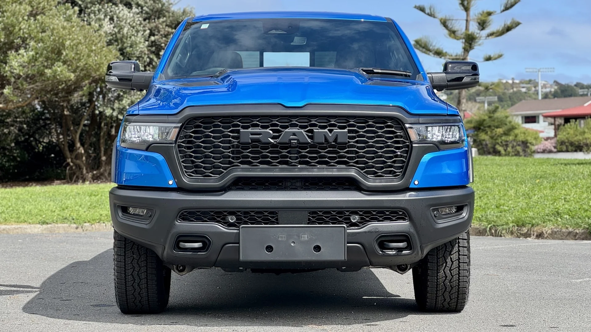 2025 RAM 1500 - Thumbnail 3