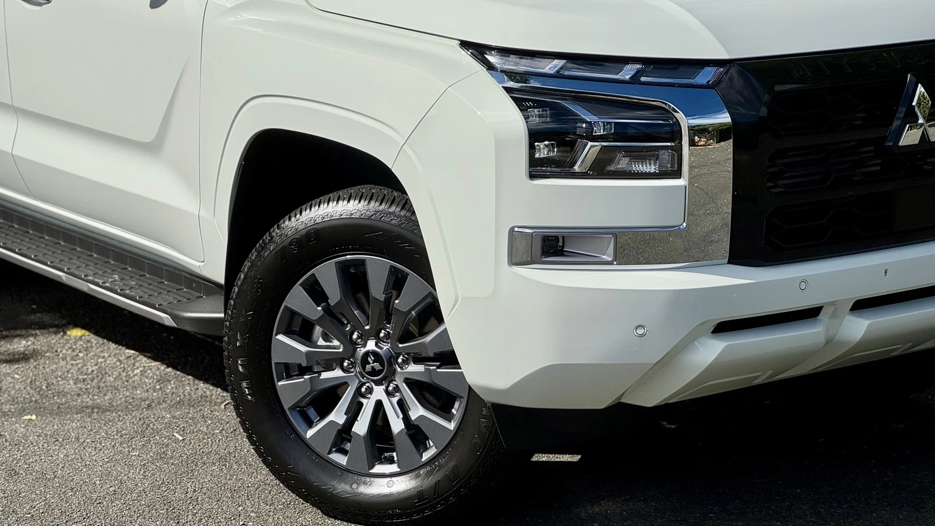 2026 Mitsubishi Triton - Thumbnail 2