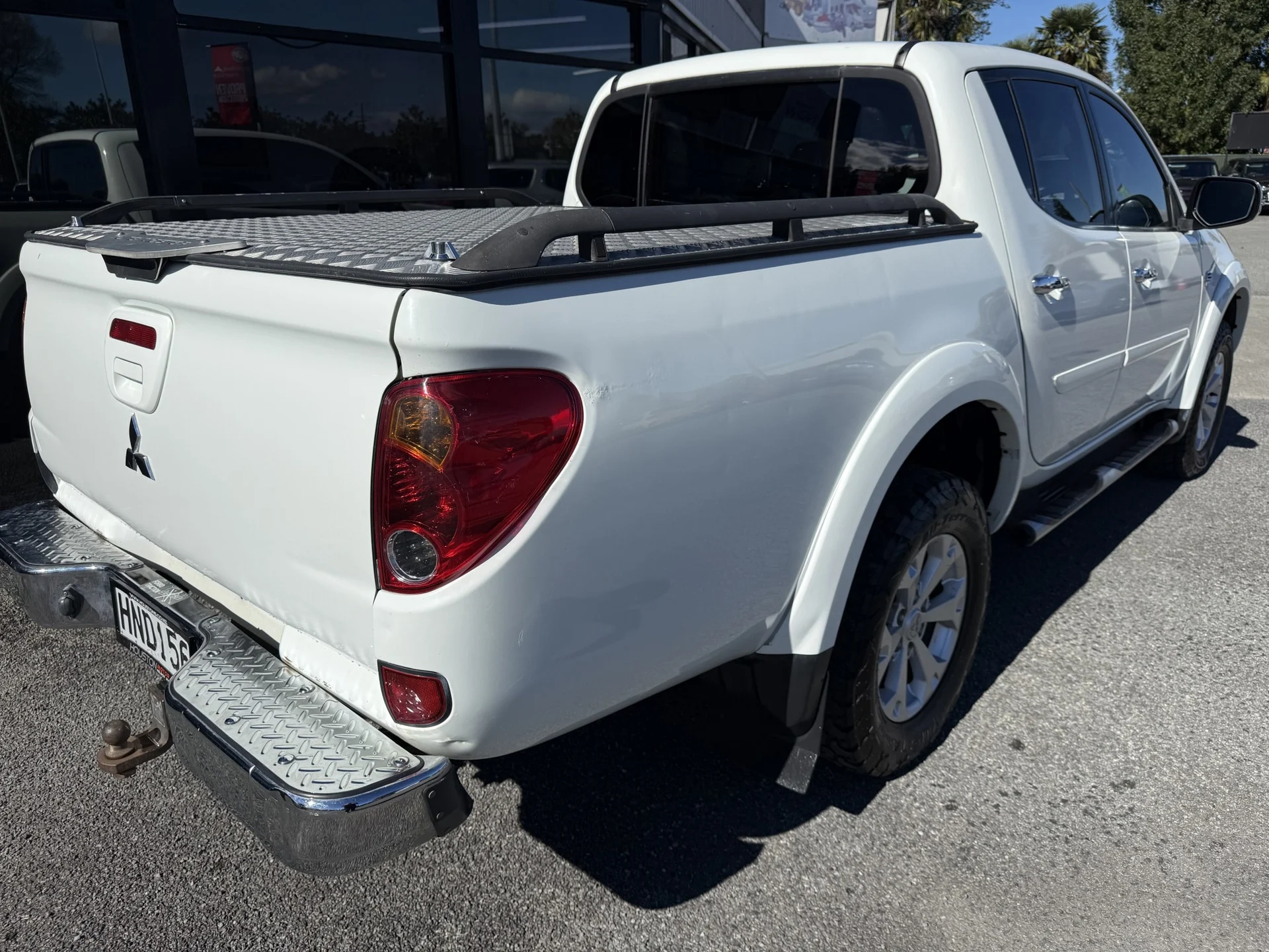2014 Mitsubishi Triton D/cab GLS 2.5D/4WD/5 - Thumbnail 2