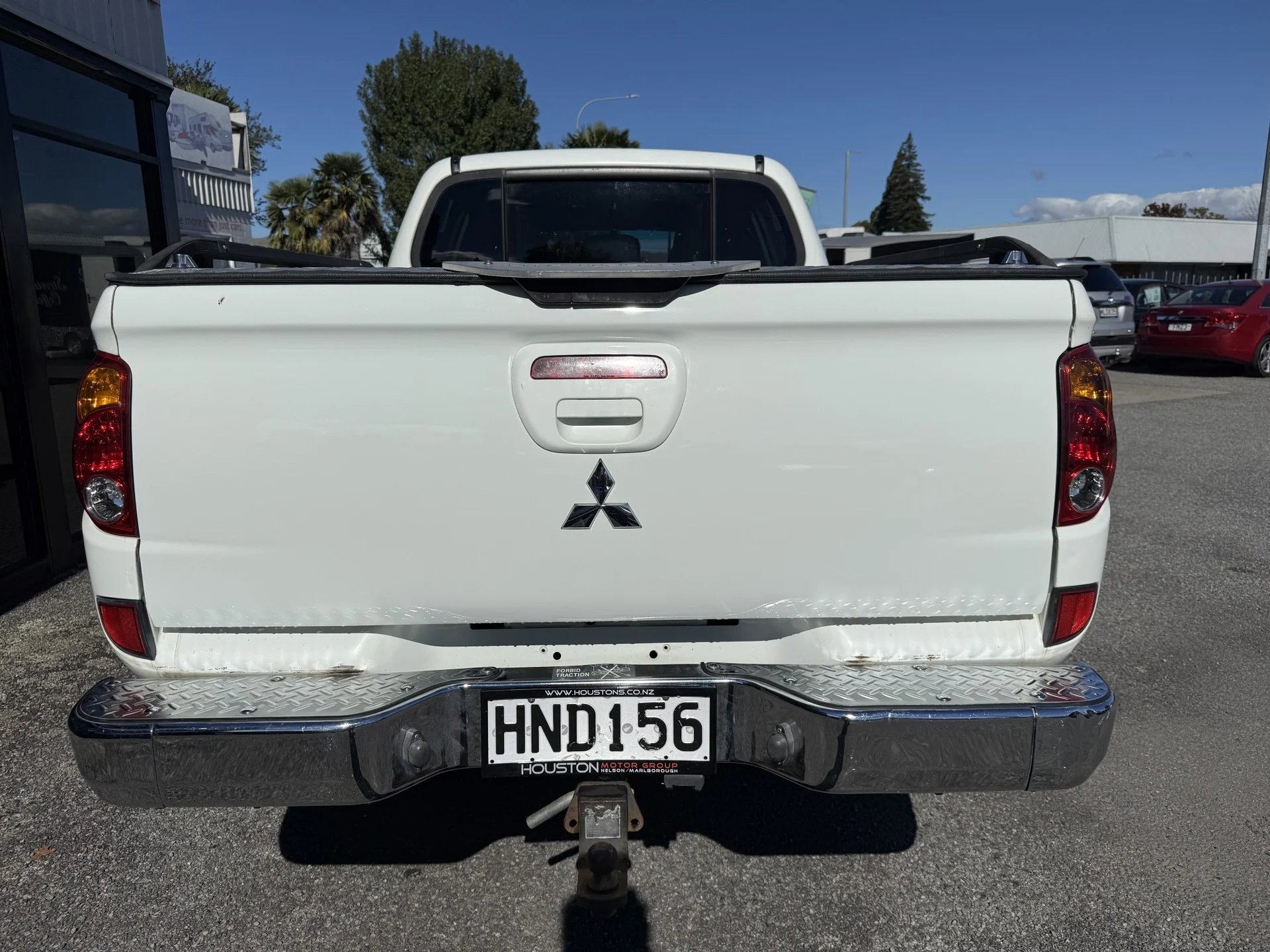 2014 Mitsubishi Triton D/cab GLS 2.5D/4WD/5 - Thumbnail 3