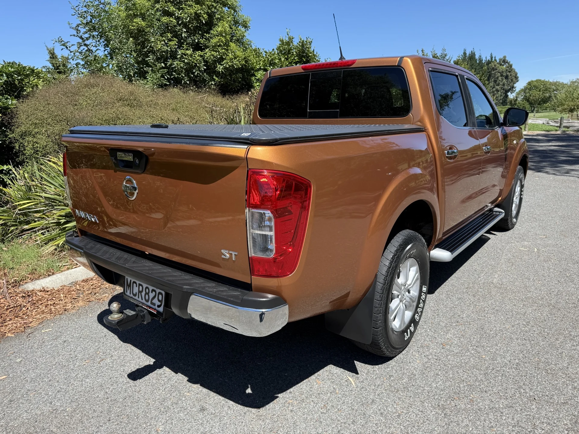 2019 Nissan Navara - Thumbnail 2