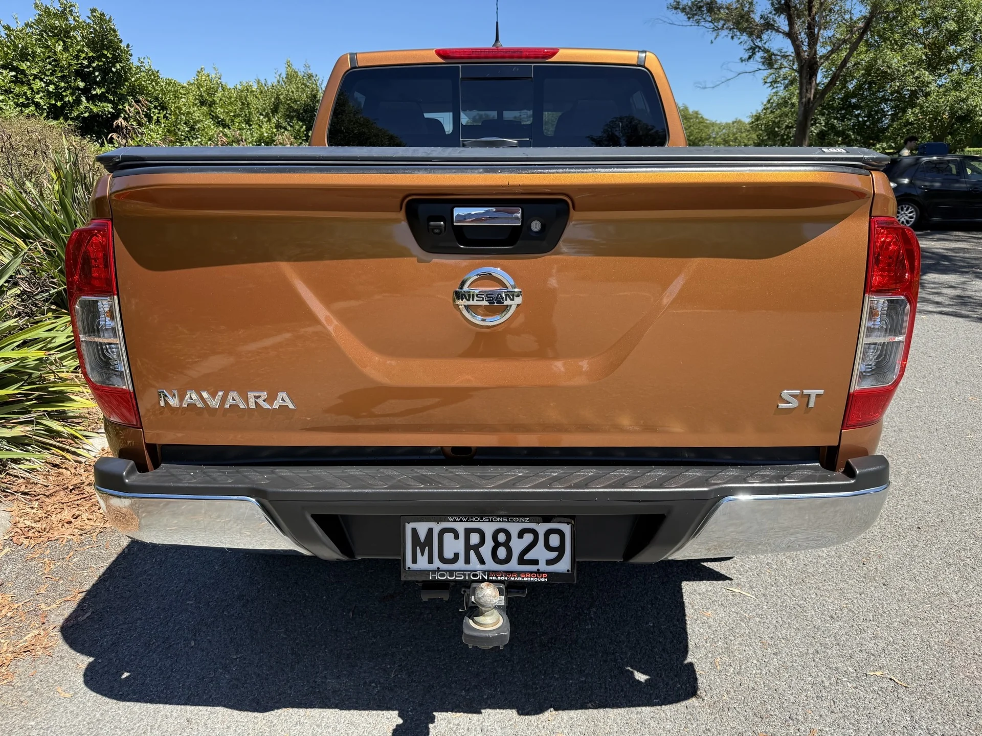 2019 Nissan Navara - Thumbnail 3