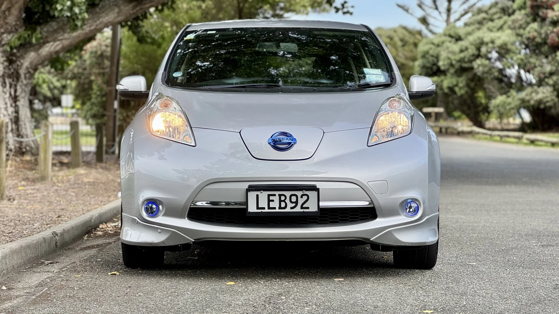 2013 Nissan LEAF - Thumbnail 3