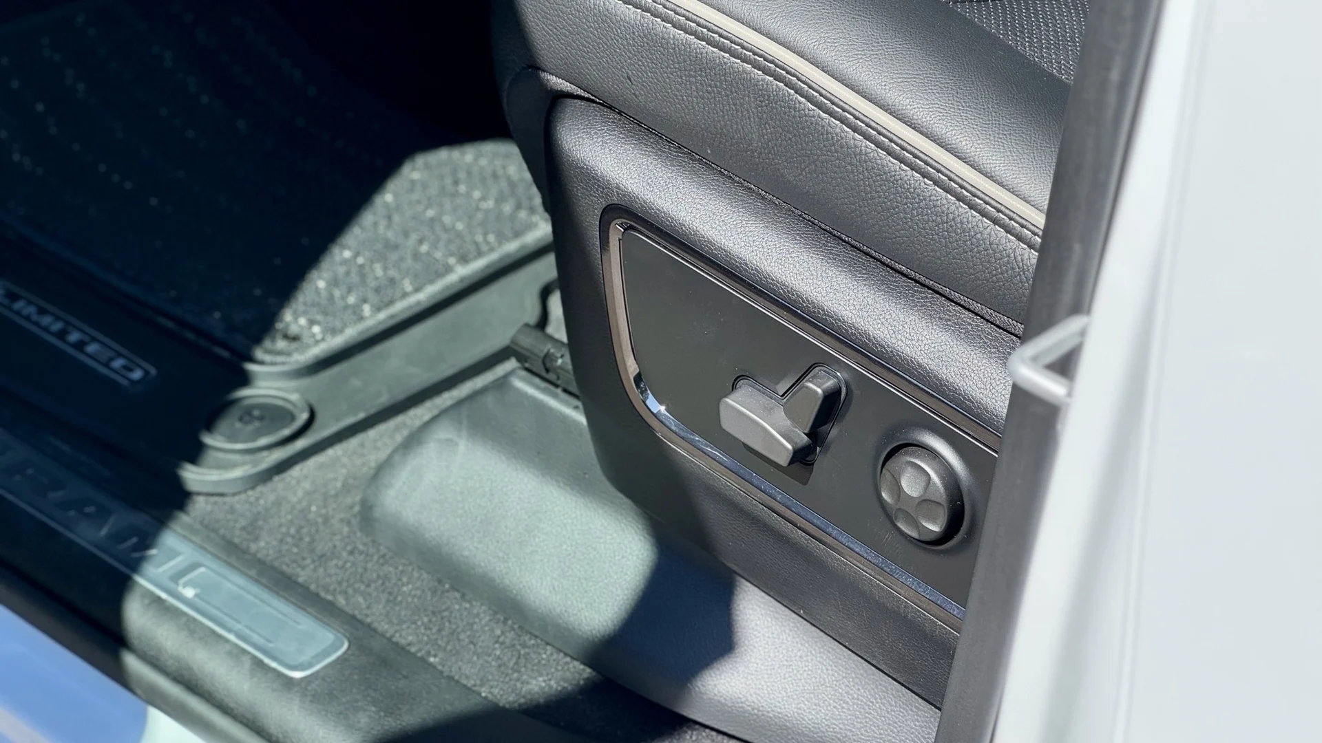 2026 RAM 1500 - Thumbnail 3